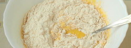 закусочные маффины с колбасой и сыром. Шаг 4