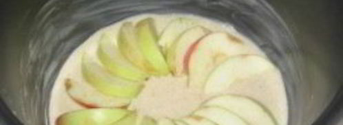 манник с яблоками в мультиварке. Шаг 3