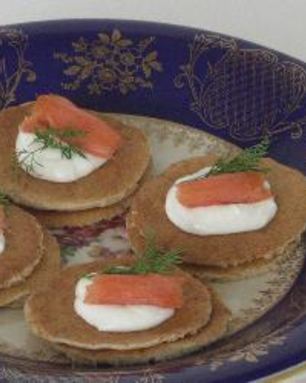 Гречневые оладьи с красной рыбой