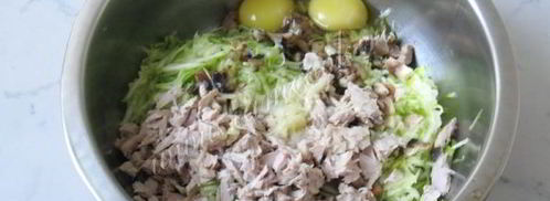 кабачковые оладьи с мясом и грибами. Шаг 7