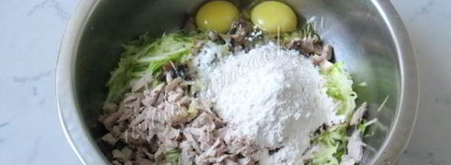 кабачковые оладьи с мясом и грибами. Шаг 8