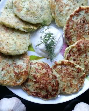 Кабачковые оладьи с творогом