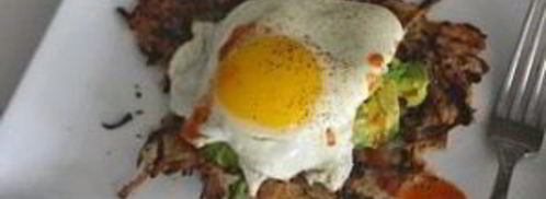 картофельные оладьи с яйцом и авокадо. Шаг 6