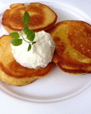 Кукурузные оладьи с апельсином