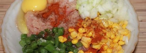 куриные оладьи с кукурузой и фасолью. Шаг 3