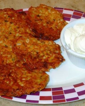 Луковые оладьи на кефире без яиц