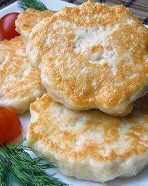 Нежные куриные оладушки на кефире