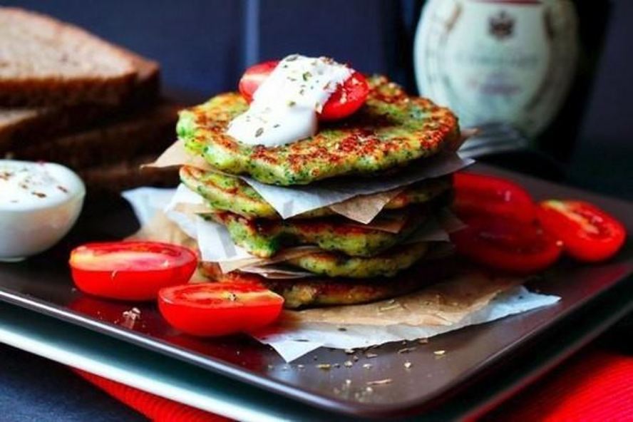 Рецепт оладьи из брокколи и сыра пармезан