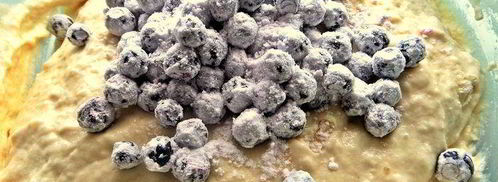 оладьи с шоколадно-ягодной добавкой. Шаг 6