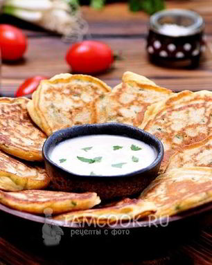 Оладьи с зеленым луком и яйцом