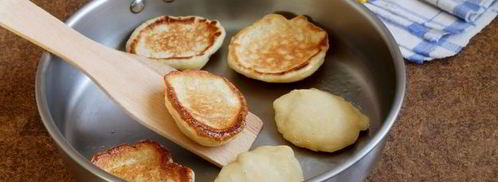 пышные оладьи на кислом молоке с дрожжами. Шаг 9