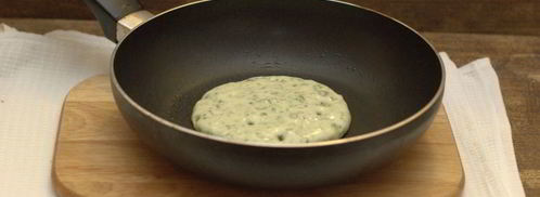 шпинатные оладьи с семгой. Шаг 5