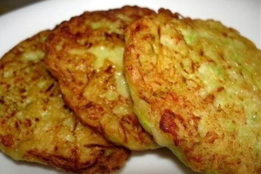 Рецепт сладкие оладьи из кабачков и яблок