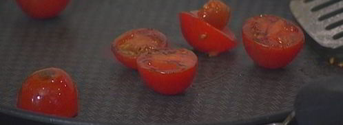 сырные оладьи с беконом и помидорами. Шаг 11