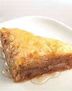 Пахлава с медом, грецкими орехами и кардамоном