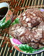 Очень шоколадное печенье с трещинками