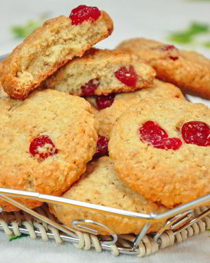 Овсяное печенье с вишней