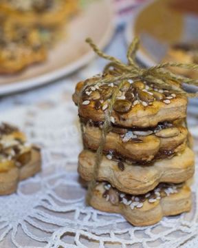 Печенье с кунжутом и семечками кунжутное