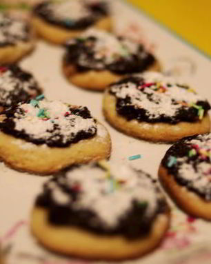 Песочное печенье с шоколадной глазурью