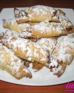 Рогалики с орехами