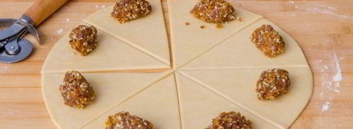 рогалики с сухофруктами и орехами. Шаг 12