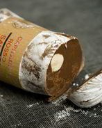 Сладкие колбаски из какао и печенья