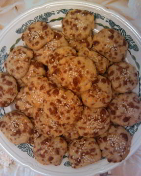 Сырное печенье с кунжутом