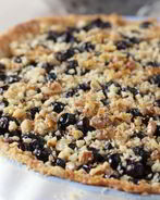 Ароматный пирог с лесными ягодами