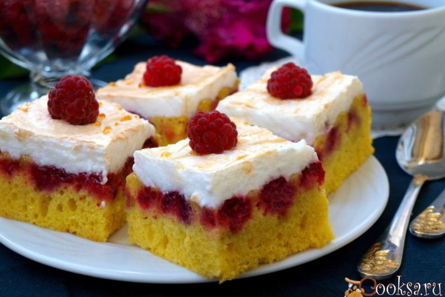 Рецепт малиновый пирог с меренгой