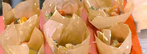 мини-киши со шпинатом, копченой рыбой и помидорами. Шаг 11