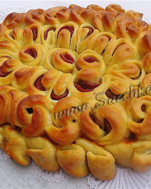 Пирог с колбасой