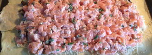 пирог с лососиной с слоеном тесте. Шаг 5