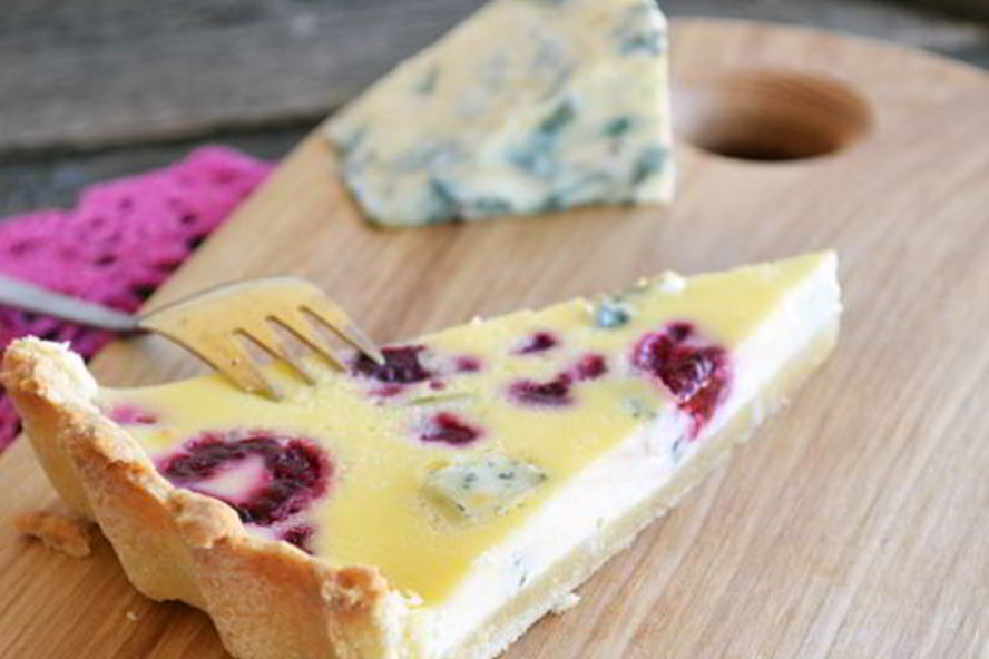 Рецепт пирог с малиной и голубым сыром