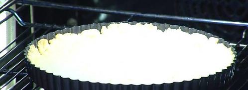 пирог с орехово-вишневой начинкой. Шаг 4