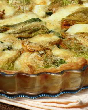 Пирог с цветками цукини и моцареллой