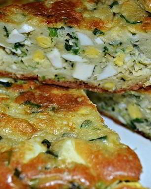 Пирог с яйцами и луком в мультиварке