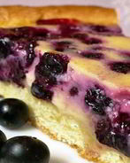 Пирог со смородиной и йогуртом