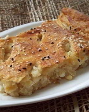 Слоеный пирог с капустой и яйцом