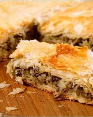Слоеный пирог с мясом баранины