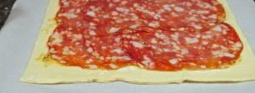 слоеный пирог с сыром и колбасой. Шаг 2