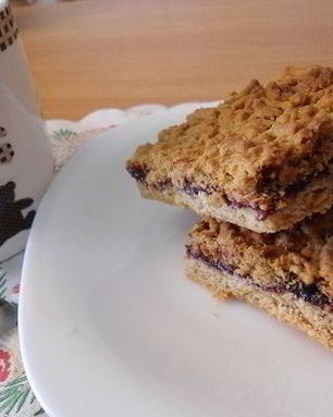 Тертый пирог со смородиной