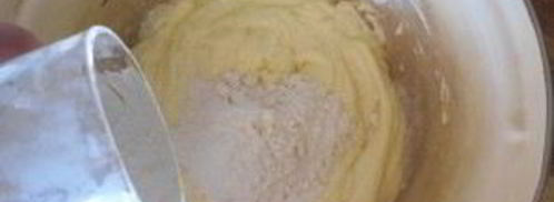 тертый пирог со смородиной. Шаг 4