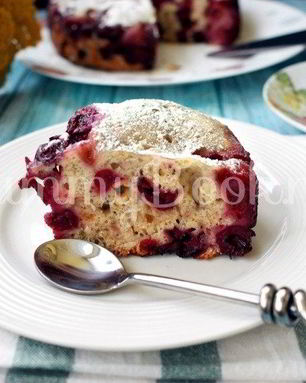 Вишневый пирог в мультиварке