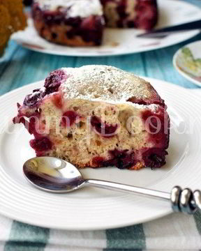 Вишневый пирог в мультиварке