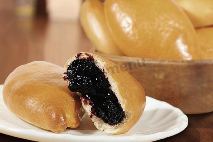 Рецепт дрожжевые пирожки с черникой