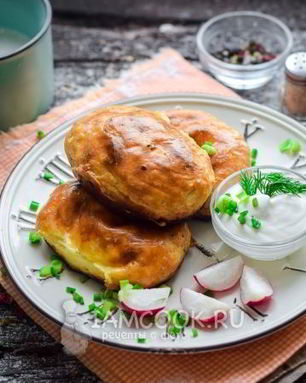 Картофельные пирожки с фаршем