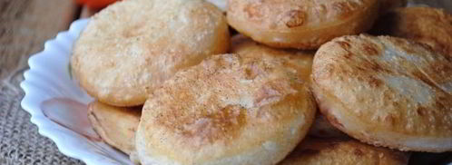 пирожки бомбочки с творогом и помидорами. Шаг 15