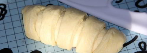 пирожки из дрожжевого теста с яблоками и повидлом. Шаг 13