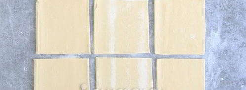 пирожки из слоеного теста с клубникой. Шаг 7