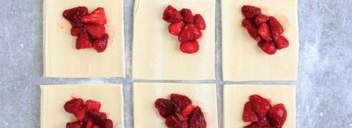 пирожки из слоеного теста с клубникой. Шаг 8